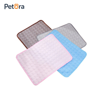Tapis rafraîchissant pour animaux de compagnie Petora, luxueux, écologique, confortable, respirant, pour l'été, pour chats et chiens
