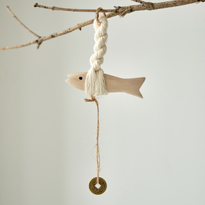 Décoration murale en bois massif en forme de poisson, design minimaliste pour salon, chambre, entrée, cadeau de pendaison de crémaillère - Product Image 3