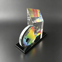 Trophée en cristal Neelpure 187264 Rainbow Slab Globe - Gravure au laser personnalisable