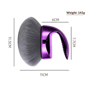 Pinceau de maquillage professionnel à tête champignon, grand format, en fibres synthétiques et manche en plastique, pour application de poudre libre et de blush - Product Image 5