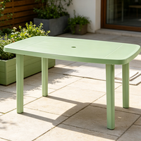 Table, chaise et banc d'extérieur en polypropylène résistant aux UV, durable, écologique, imperméable, style minimaliste pour stand alimentaire