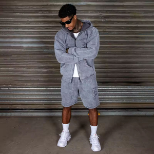 Conjunto de Sudadera con Capucha y Pantalones Cortos Jogger a Juego, Estilo Streetwear, con Bordado Personalizado, Pedrería, Efecto Desgastado, Teñido y Lavado - Product Image 3