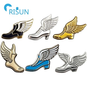 Piste épinglette lettre veste Cross Country Chenille ailé chaussures épingles personnalisé course coureur ailé pied ailé émail épinglette - Product Image 1