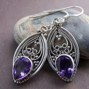 Orecchini Pendenti Vintage a Goccia Viola per Donne, Orecchini Floreali Traforati, Gioielli di Moda per Uso Quotidiano e Feste - Product Image 1