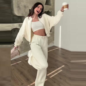 RUIQUWIN Vente en gros de vêtements de sport de printemps, respirants, lourds, élégants, simples, avec cordon de serrage, veste ample, pantalon de survêtement pour femmes - Product Image 4