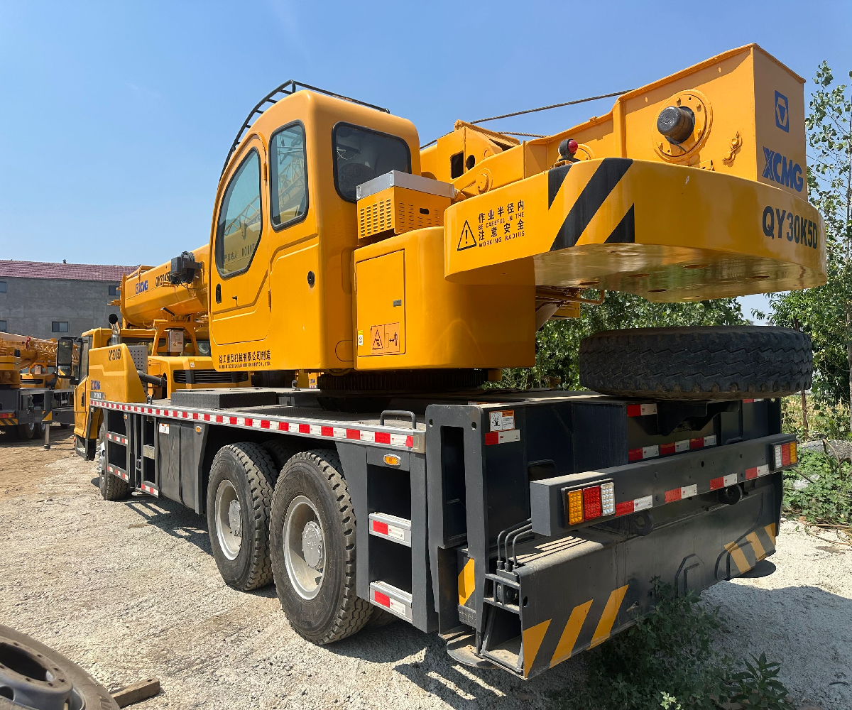 truck crane xcmg qy30k5d