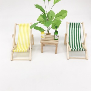 Chaise de plage pliante miniature en <span class=keywords><strong>bois</strong></span> à l'échelle 1:12, chaise longue rayée, mini chaise inclinable, accessoires pour maison de poupée - Product Image 3