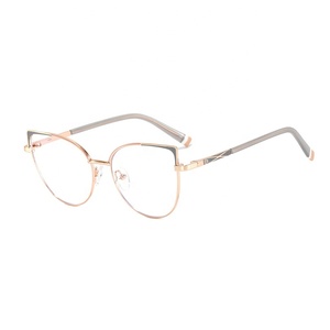 2025 Tốt Nhất Bán Phụ Nữ Mới Của Đơn Giản Chống Ánh Sáng Màu Xanh Mèo Mắt Kính Thời Trang Kim Loại Máy Tính Quang Học Khung Biểu Tượng Tùy Chỉnh - Product Image 6