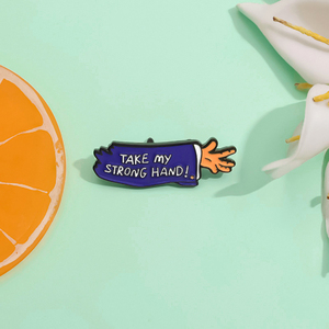 Neem Mijn Sterke Hand Badge Enge Film 2 Grappige Donkere Humor Goth Halloween Email Pin Broche Sieraden Rugzak Accessoire Geschenken - Product Image 2