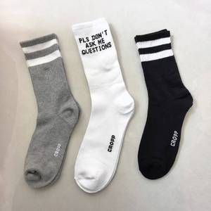 Déstockage Usine <span class=keywords><strong>Lot</strong></span> Mixte Chaussettes Athlétiques Homme Étudiant <span class=keywords><strong>Pas</strong></span> <span class=keywords><strong>Cher</strong></span> Revente Chaussettes de Sport Basketball Vente en Gros pour le Moyen-Orient SA - Product Image 1