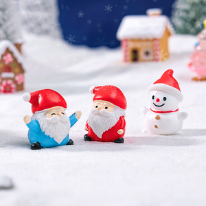 Kawai Toys Miniatures 3D Bonhomme de neige, Bonhomme en pain d'épices, Père Noël suspendu en résine, décorations de Noël pour la décoration de fêtes DIY - Product Image 5