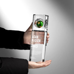 नए डिजाइन क्रिस्टल ट्रॉफी रंगीन कस्टम खेल ट्रॉफी पुरस्कार थोक ग्लास ट्रॉफी - Product Image 5