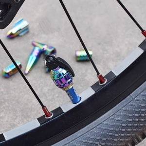 Tapa <span class=keywords><strong>de</strong></span> válvula <span class=keywords><strong>de</strong></span> <span class=keywords><strong>Granada</strong></span> <span class=keywords><strong>de</strong></span> aluminio colorida cubierta <span class=keywords><strong>de</strong></span> vástago <span class=keywords><strong>de</strong></span> rueda <span class=keywords><strong>de</strong></span> coche para coche camión motocicleta bicicleta - Product Image 6