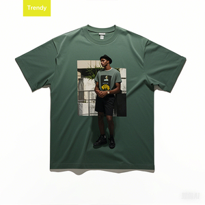 Camiseta de diseñador para hombre, manga corta, detalles cortados con láser: moderna y elegante - Product Image 1