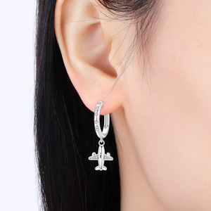Nuevos pendientes de avión de latón blanco con circonitas, regalos creativos para mujer, precio de fábrica al por mayor - Product Image 6