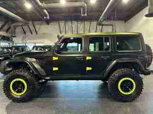 Jeep Wrangler <span class=keywords><strong>Unlimited</strong></span> <span class=keywords><strong>Rubicon</strong></span> 4WD <span class=keywords><strong>2023</strong></span> Usado, Volante a la Izquierda, Asientos de Cuero con Cámara Trasera - Product Image 3
