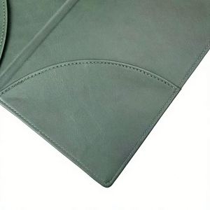 Cubierta Moderna para Menú de Cuero PU con 2 Bolsillos para Tarjetas, Logotipo Grabado, Diseño Portátil para Regalos Promocionales de Cafeterías/Bares - Product Image 3