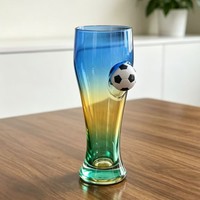   Verre à bière et à jus à thème football, avec dégradé de couleurs, idéal pour les bars et les bières artisanales