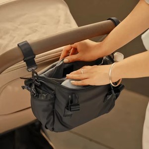 Sac de rangement étanche pour poussette avec sangle de fixation et bandoulière, sac à couches pour papa, vente en gros - Product Image 4