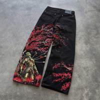 Jeans baggy noirs délavés personnalisés OEM pour hommes avec broderie de fleurs de cerisier samouraï et finition usée pour un style streetwear vintage Y2K