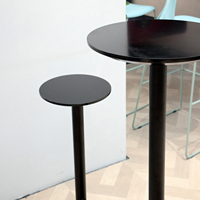 Table haute de bar moderne de luxe pour l'extérieur avec base en métal durable, écologique et facile à nettoyer