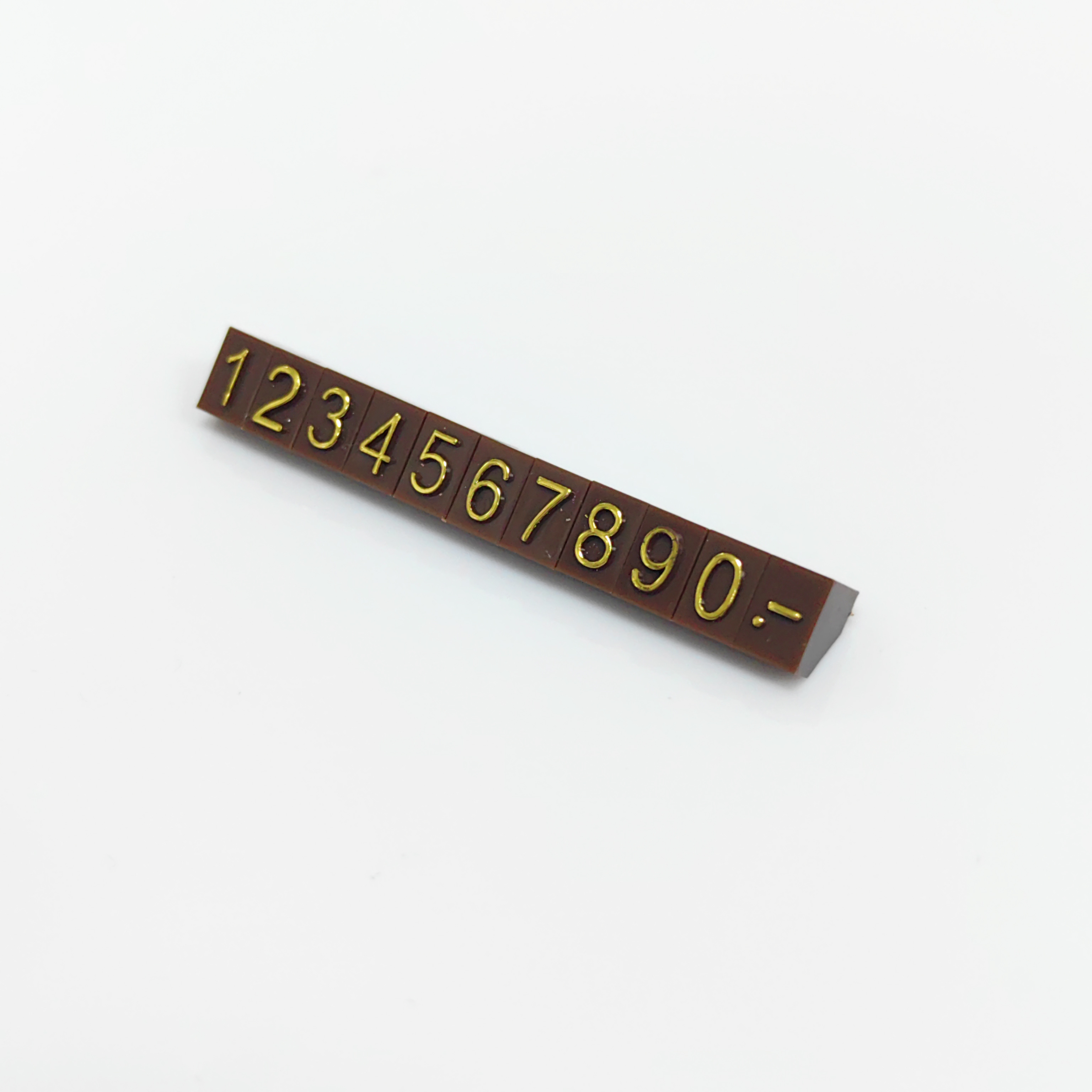 Sfondo bronzo con caratteri dorati