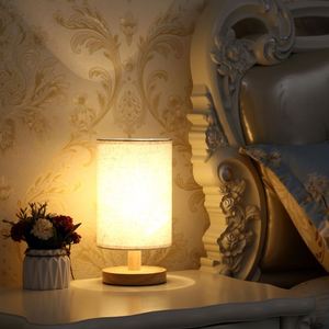 Lampe de table USB en bois massif nordique avec revêtement en tissu, lampe de chevet pour chambre à coucher, lampe de nuit LED pour bureau, vente en gros, lampe LED créative - Product Image 4