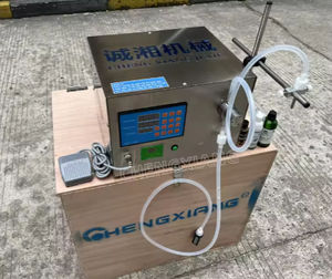 Máquina llenadora de líquidos de alta velocidad, potente, semiautomática y de alta precisión para tinturas de 10-100 ml y pequeñas cantidades - Product Image 3