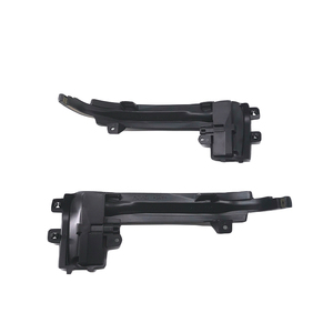 Autodragons Luz LED secuencial de señal de giro para espejo lateral, color ámbar, con lente ahumada, para A4 A5 S5 A3 8P RS3 RS4 RS5 - Product Image 3