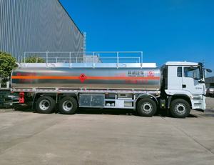 Camión <span class=keywords><strong>Cisterna</strong></span> Shacman 8X4 Nuevo para Transporte de Combustible, Alta Capacidad, Uso Pesado, Compatible con Dispensador de Combustible - Product Image 3