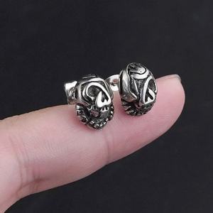 Pendientes de Aro con Cabeza de Calavera de Acero Inoxidable, Estilo Hip Hop, Modernos y Elegantes para Hombre y Mujer - Product Image 3