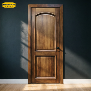 防水加工済みウォールナット無垢材レイズドパネルクラフトマン仕様の伝統的なデザインの寝室用室内ドア（住宅、ホテル、別荘用） - Product Image 1