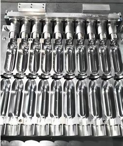 Ligne de production haute performance 12000 BPH pour le remplissage et le moulage par injection-soufflage de bouteilles PP de solution saline 0,9% - Product Image 5