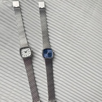 Montre minimaliste de luxe pour femme, en acier inoxydable, bracelet en maille, design carré, mouvement à quartz, logo personnalisé