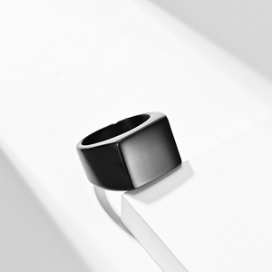 Cross-border INS minimalist style glossy <b>titanium</b> steel thumb <b>ring</b> for men, bold geometric distressed punk style jewelry. - Product Image 2
