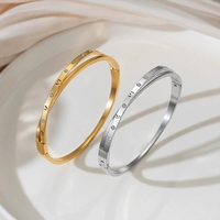 Bracelet de luxe léger en acier inoxydable double couche avec fermoir à chiffres romains et incrustation de diamants, design croisé