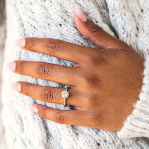 Anillo de compromiso plateado blanco a la moda, joyería de propuesta nupcial con cristales brillantes, anillo de regalo de promesa de amor para mujer - Product Image 4