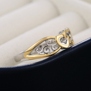 Anello alla Moda con Doppio Cuore, Design Geometrico Minimalista ed Elegante, Gioiello da Donna per Uso Quotidiano - Product Image 3