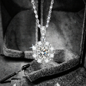 Collier flocon de neige en argent sterling 925 plaqué platine, serti clos, avec moissanite originale taille brillant 1 carat couleur D, testée - Product Image 3