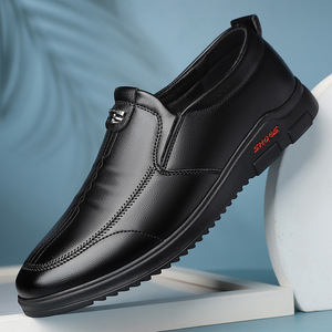 Mocasines de cuero para hombre, punta redonda negra, suela suave, zapatos informales de negocios, tacón plano, estilo británico - Product Image 1