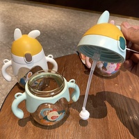 Bouteille d'eau pour enfants en plastique sans BPA |   Bouteille à paille pour tout-petits avec double poignée et sangle |   Mignonnes oreilles pour l'apprentissage de la boisson chez les nourrissons