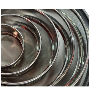 Tamis de laboratoire en maille tissée en acier inoxydable 316, conception à équilibre symétrique, avec bord de soudure lisse pour le tamisage par vibration et les travaux de laboratoire - Product Image 1