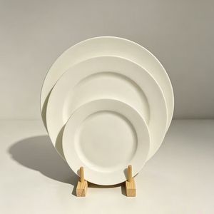 Plato Plano Clásico de Porcelana con Borde Blanco Personalizado, Precio con Descuento, Proporciona Efectos de Exhibición Exquisitos para Restaurantes y Hoteles - Product Image 3