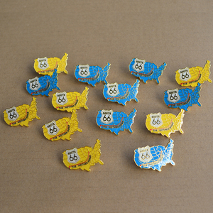 Pronto per la spedizione: Spilla da bavero smaltata Route 66, Spilla da cappello, Spilla da bavero smaltata con <span class=keywords><strong>mappa</strong></span> dello stato, con/senza resina epossidica - Product Image 3