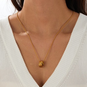 Geometric Round Pendant Necklace Stainless Steel Gold Plated Clavicle Chain For Women Daily Wear Gift - Product Image 2