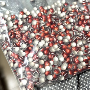 Paillettes Rotonde in Alluminio Senza Piombo, Rosso Vino, per Applicazioni a Caldo, Decorazioni Tessili - Product Image 3