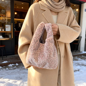 Sac à main mignon pour femme à imprimé léopard violet, mini sac à poignée supérieure souple, sac bandoulière tendance pour téléphone, sac de jour décontracté - Product Image 3