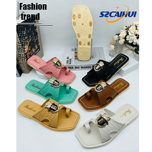 Vente en gros de chaussures en plastique Babouche Femme, sandales Babouche pour femmes - Product Image 3