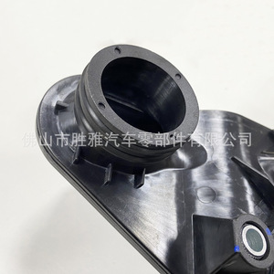 Compatible avec les raccords de tuyau d'entrée de radiateur Ford 2215467 2380746 GK2Q-8A544-BA - Product Image 4
