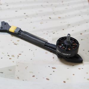 Nuevo Motor Magnético sin Escobillas de Aluminio y Acero 2807 1300KV para Drones FPV Freestyle, Accesorios Eléctricos DIY - Product Image 2